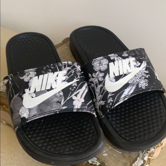 nike hawaiian slides